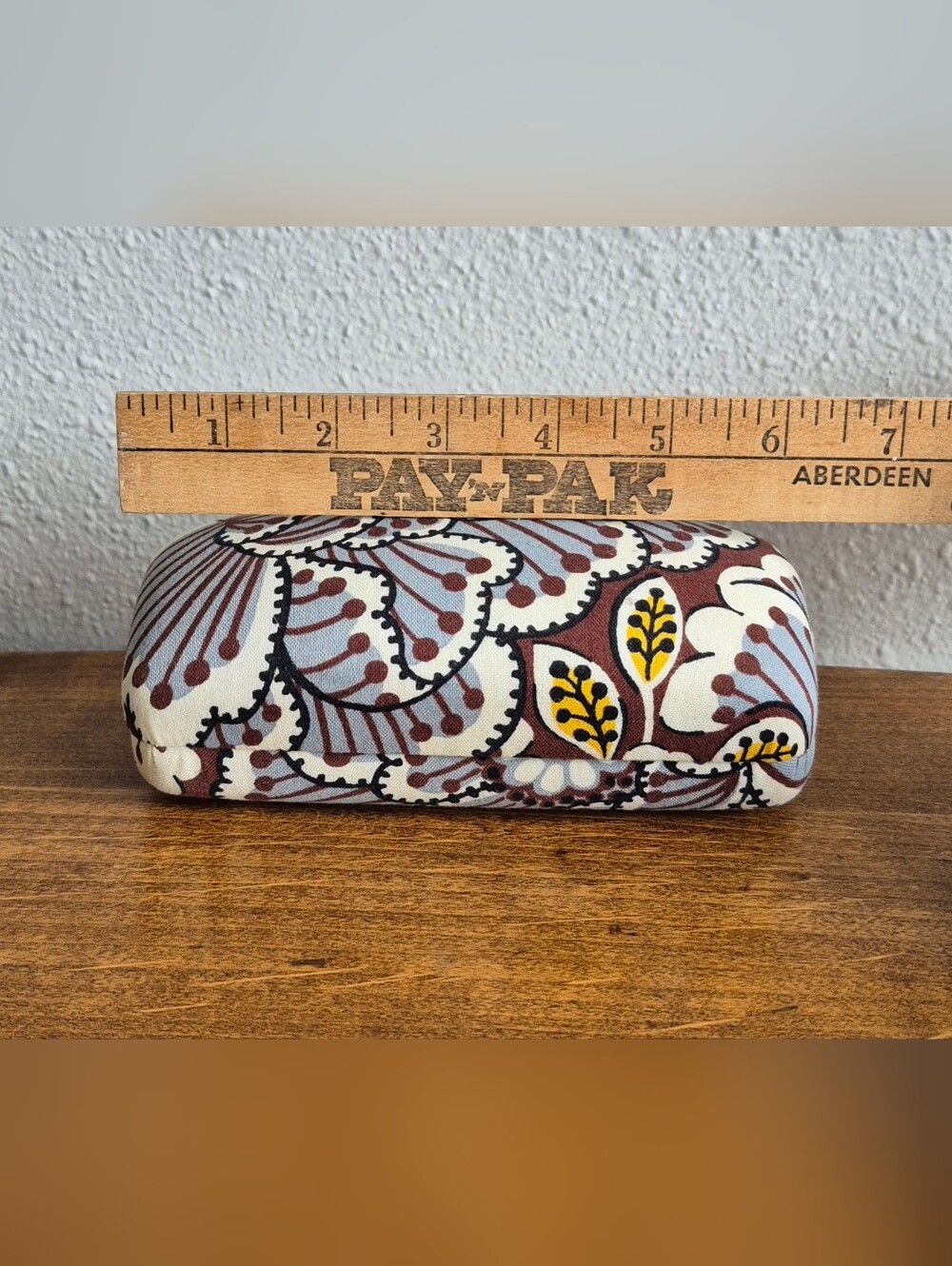 Vera Bradley Brown Clamshell Floral Canvas Sunglasses Case - Cream & Brown - Picture 4 of 4